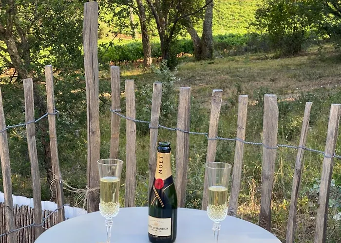 ベッド・アンド・ブレックファスト Le Cabanon De Val ガッサン