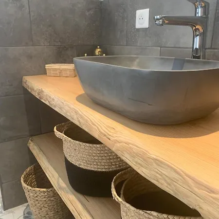 Le Cabanon De Val Bed & Breakfast Gassin