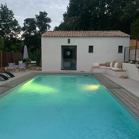 Le Cabanon De Val Bed & Breakfast