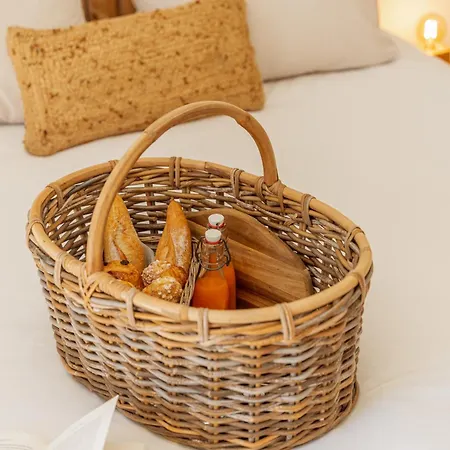 Le Cabanon De Val Bed and Breakfast