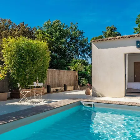 Bed and Breakfast Le Cabanon De Val 3*