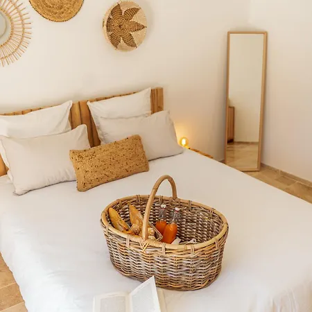 Le Cabanon De Val Bed & Breakfast Gassin