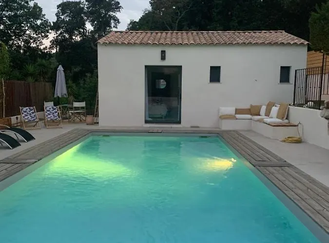 Le Cabanon De Val Bed and breakfast