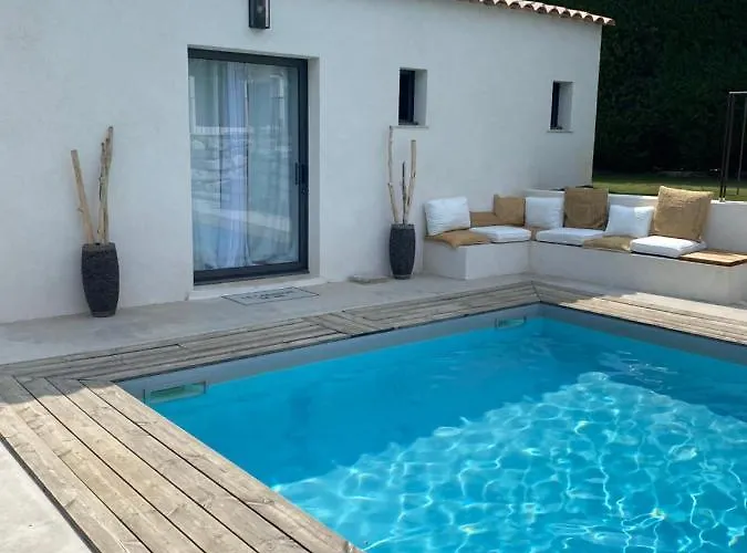 Le Cabanon De Val Bed and breakfast