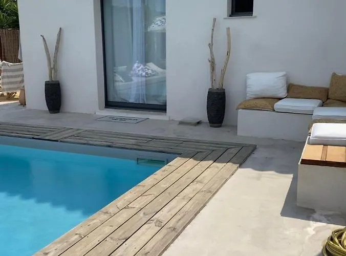 Le Cabanon De Val Bed and breakfast