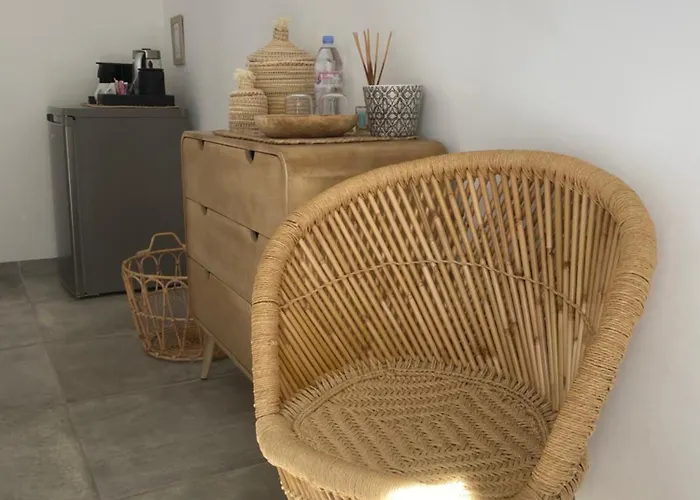 Le Cabanon De Val Bed and breakfast Gassin